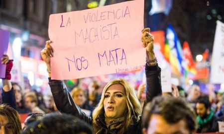 Argentina y el mundo marchan contra travesticidios y transfemicidios, los crímenes invisibles