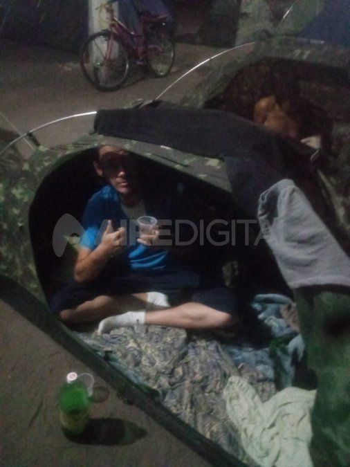 El primer día de Moisés en el refugio para venezolanos en tierras brasileñas.