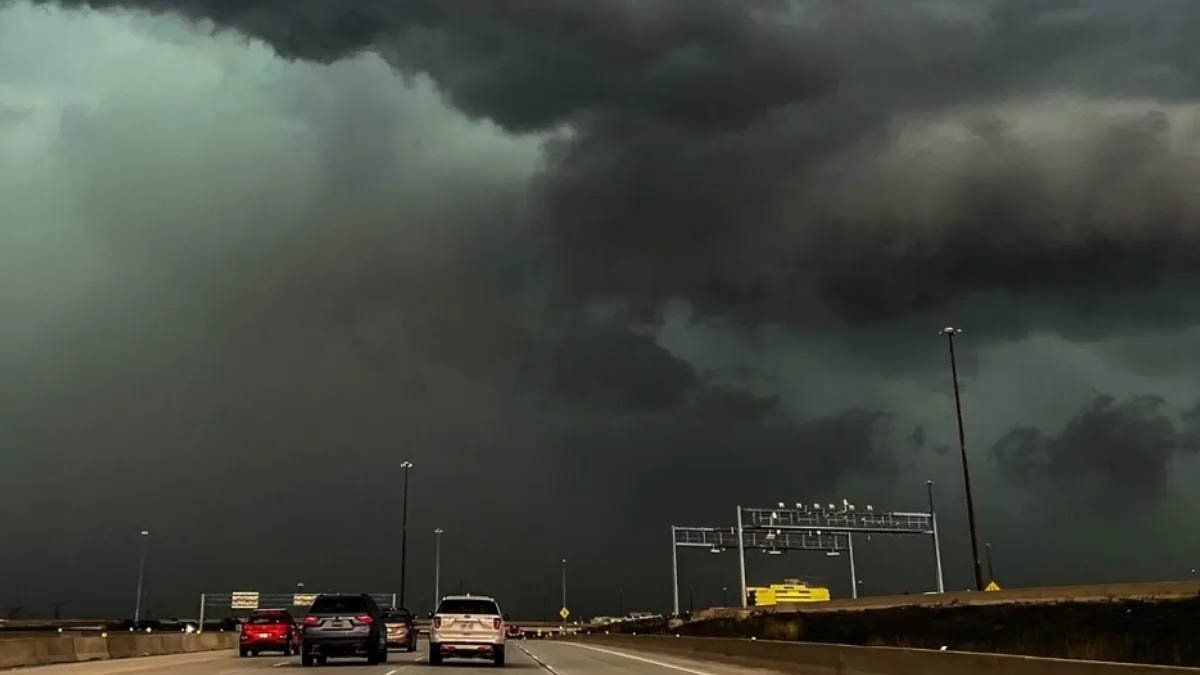 La tormenta fue de casi 1.000 kilómetros de largo.