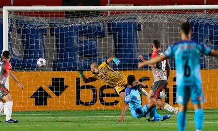 Arsenal cayó 2-1 en su visita a Bolívar de Bolivia por la Copa Sudamericana. Arsenal cayó 2-1 en su visita a Bolívar de Bolivia por la Copa Sudamericana.