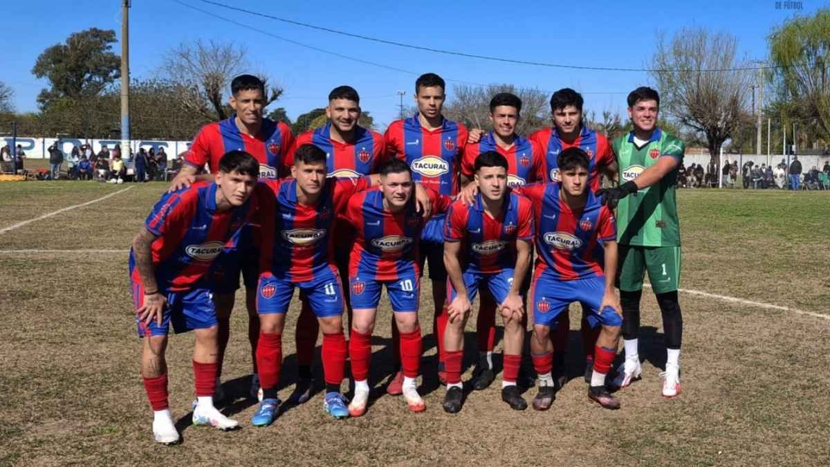 La Perla del Oeste se quedó con el clásico, con triplete de "Cuqui" Márquez. Foto: prensa LSF. La Perla del Oeste se quedó con el clásico, con triplete de "Cuqui" Márquez. Foto: prensa LSF.