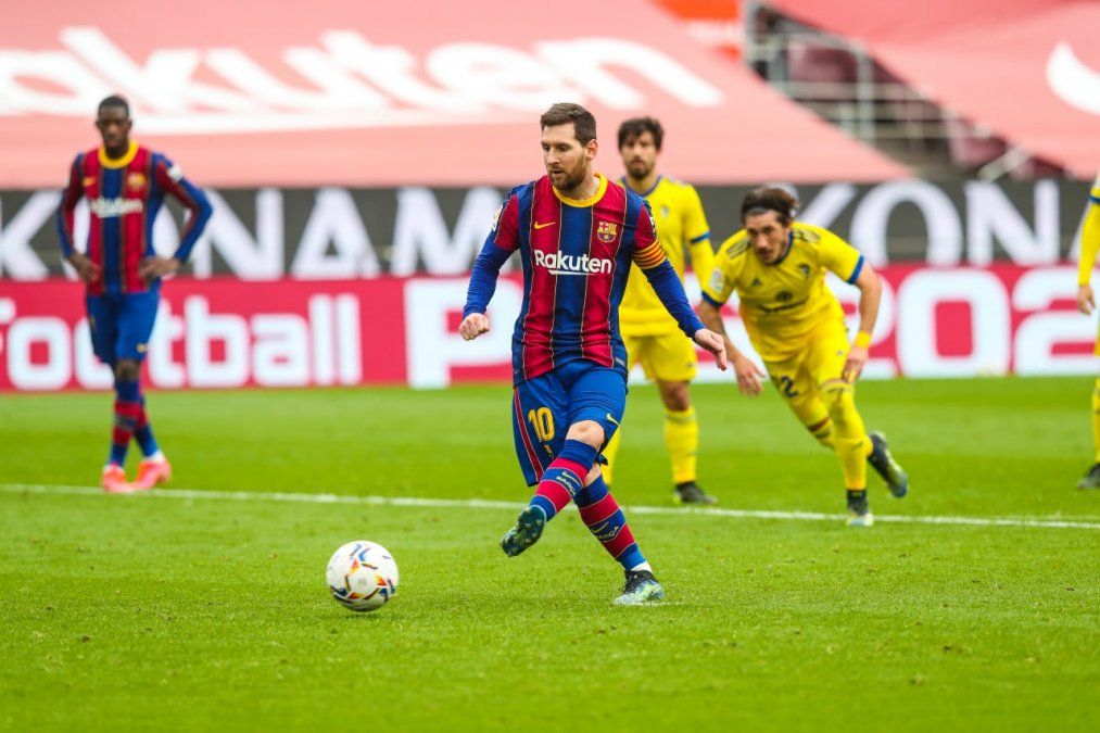 Lionel Messi anotó un gol para el Barcelona el día que se convirtió en el jugador con más partidos jugados con la camiseta blaugrana por LaLiga de España.