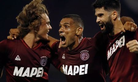 Lanús recibe a Vélez por la Copa Sudamericana, este miércoles a las 21.30. El Granate ganó 1-0 en la ida y con un empate le alcanza para avanzar a la final. Lanús recibe a Vélez por la Copa Sudamericana, este miércoles a las 21.30. El Granate ganó 1-0 en la ida y con un empate le alcanza para avanzar a la final.