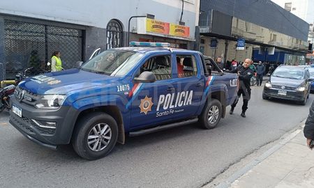 El hombre que intentó darse a la fuga fue aprehendido sobre calle Primera Junta, a pocos metros de la peatonal.