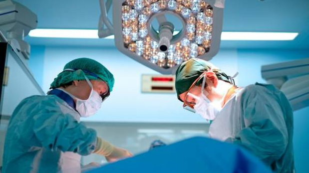 A partir de ahora, los médicos argentinos podrán ejercer en el exterior de manera directa