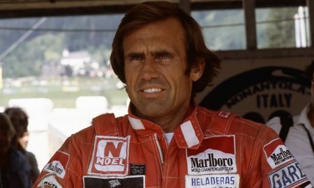 Sin dudas, su brillante trayectoria automovilística, enorme y sobradamente probada capacidad conductiva, esfuerzo, dedicación y sacrificio por las carreras, merecían la corona de la F1 que, desafortunadamente, nunca pudo conquistar. Sin dudas, su brillante trayectoria automovilística, enorme y sobradamente probada capacidad conductiva, esfuerzo, dedicación y sacrificio por las carreras, merecían la corona de la F1 que, desafortunadamente, nunca pudo conquistar.
