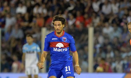 El futbolista continuará en el Matador. El futbolista continuará en el Matador.