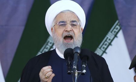 “Una vez más, las despiadadas manos de la arrogancia global, con el usurpador régimen sionista como mercenario, se mancharon con la sangre de un hijo de esta nación”, se quejó Rohani en un comunicado. “Una vez más, las despiadadas manos de la arrogancia global, con el usurpador régimen sionista como mercenario, se mancharon con la sangre de un hijo de esta nación”, se quejó Rohani en un comunicado.