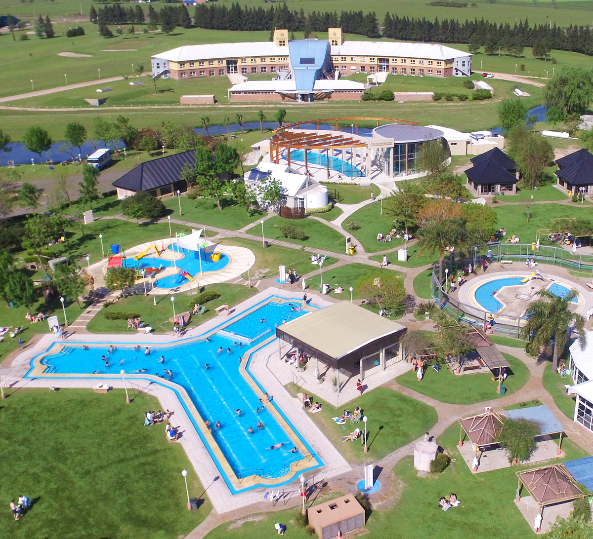 Las termas de Villa Elisa es el destino ideal para un fin de semana rodeado de campo. Las termas de Villa Elisa es el destino ideal para un fin de semana rodeado de campo.