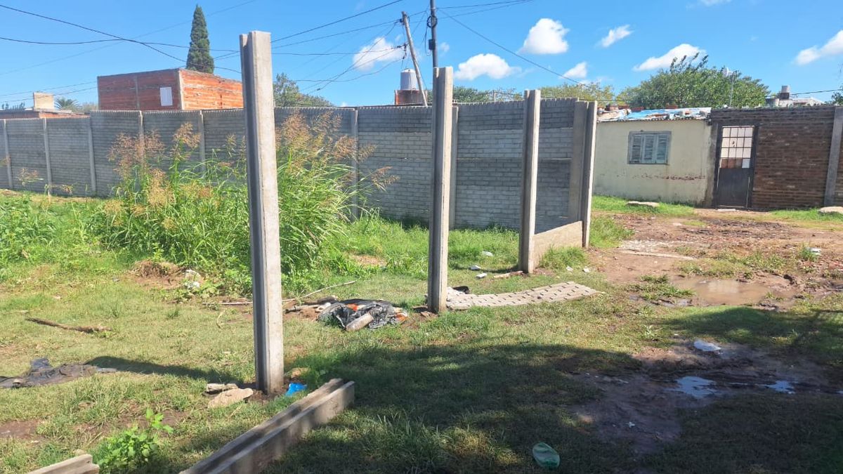 Ataque en “La Casita”: destrozaron el tapial del club en plena obra y denuncian amenazas