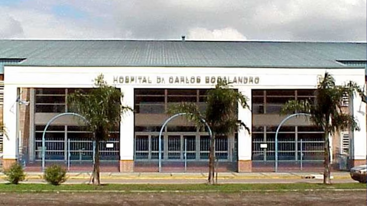 Permanece internado en el hospital Boccalandro, con un diagnóstico reservado tras ser intervenido quirúrgicamente. Permanece internado en el hospital Boccalandro, con un diagnóstico reservado tras ser intervenido quirúrgicamente.