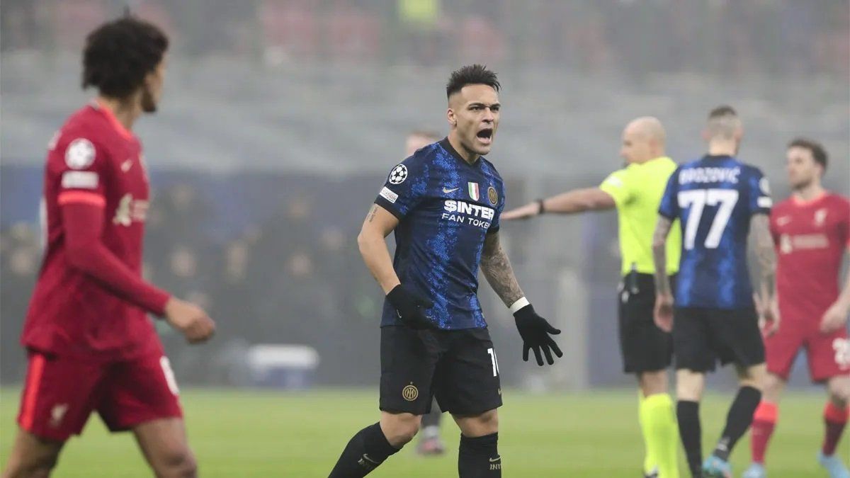 Con Lautaro Martínez