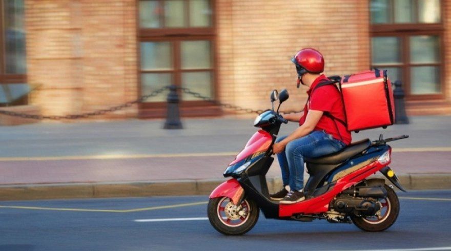 Un delivery estafó a un cliente.