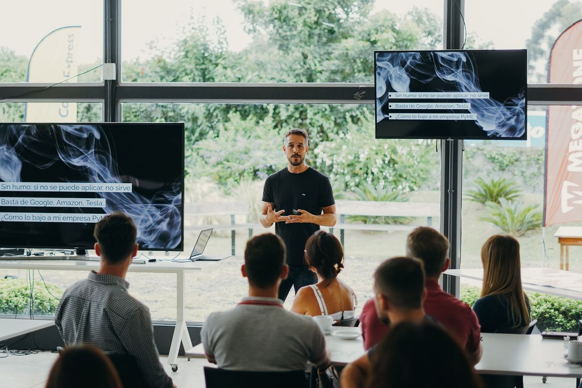 Club PYXO, el primer club de innovación para pymes en Argentina, presentó su nuevo programa de networking virtual. Club PYXO, el primer club de innovación para pymes en Argentina, presentó su nuevo programa de networking virtual.