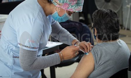 Por el momento descartan una quinta dosis de la vacuna contra el covid. Por el momento descartan una quinta dosis de la vacuna contra el covid.