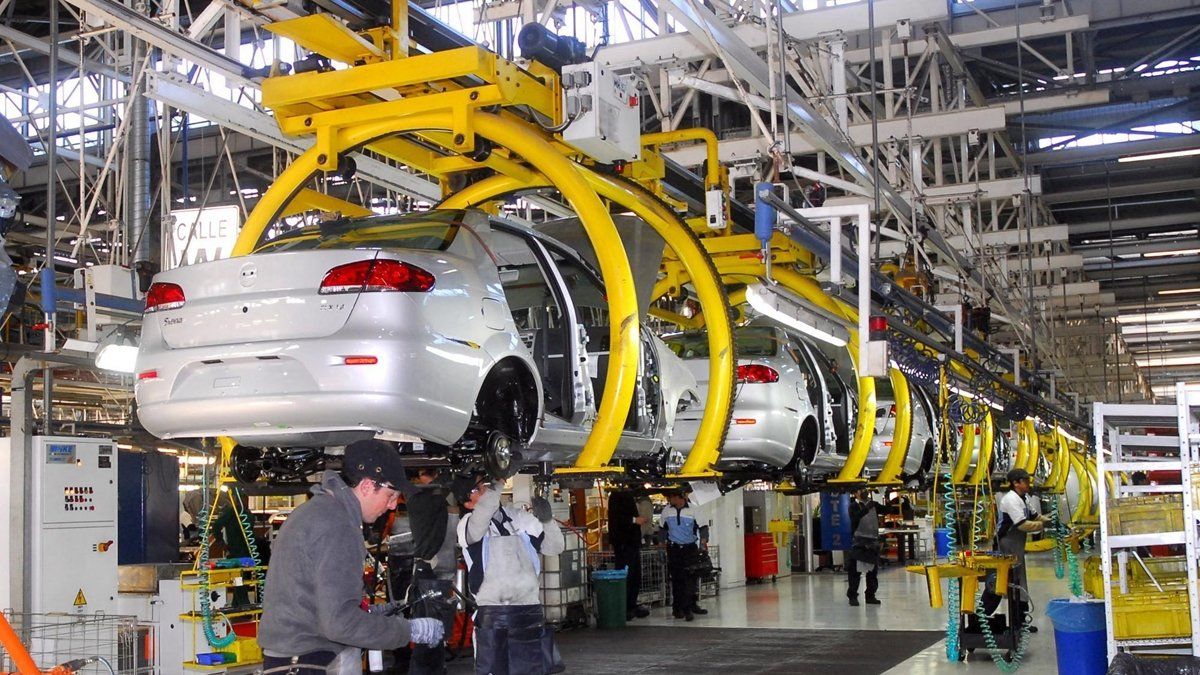 La producción nacional de vehículos durante abril fue de 43.826 unidades