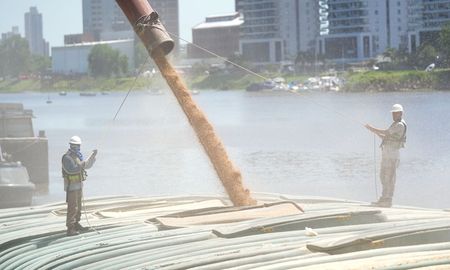 Provincia continúa potenciando el Puerto de Santa Fe: 5.000 toneladas de trigo embarcan hacia San Lorenzo. Provincia continúa potenciando el Puerto de Santa Fe: 5.000 toneladas de trigo embarcan hacia San Lorenzo.
