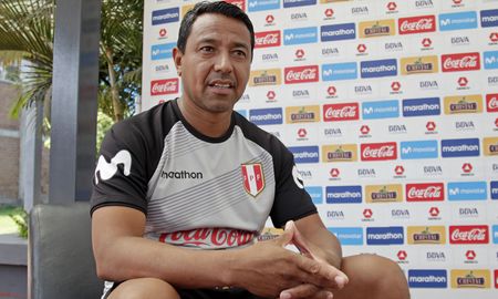 nolberto solano fue detenido por violar la cuarentena para asistir a una fiesta nolberto solano fue detenido por violar la cuarentena para asistir a una fiesta