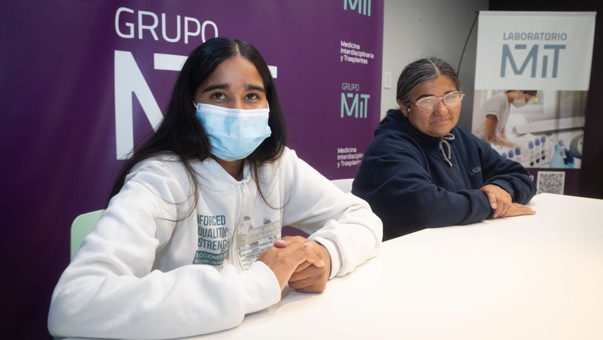 Araceli, la paciente trasplantada, y su mamá Norma.