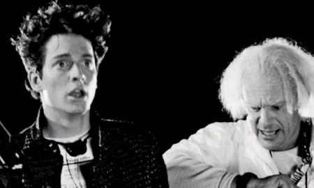 Antes de que esta icónica dupla se formara, el filme tenía a otro Marty, el actor Eric Stoltz. Antes de que esta icónica dupla se formara, el filme tenía a otro Marty, el actor Eric Stoltz.