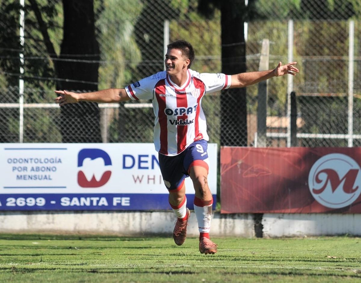 Franco Ratotti, el goleador de la Reserva de Unión que suena fuerte en Vasco da Gama. Franco Ratotti, el goleador de la Reserva de Unión que suena fuerte en Vasco da Gama.