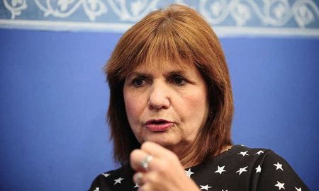 Patricia Bullrich volvió a criticar la administración de Alberto Fernández y le pidió que defina una posición sobre las tomas de tierras. Patricia Bullrich volvió a criticar la administración de Alberto Fernández y le pidió que defina una posición sobre las tomas de tierras.