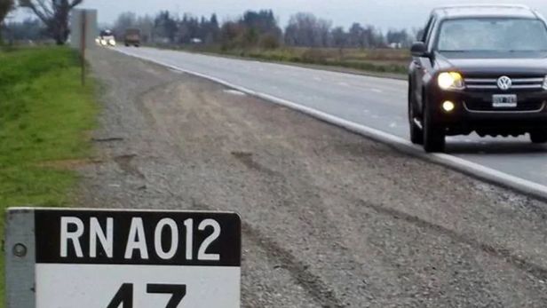 Tras la reunión en Casa Rosada entre el jefe de Gabinete, Diego Santilli, y el gobernador de Santa Fe, Maximiliano Pullaro, se concretó el traspaso de Nación a la provincia de Santa Fe de la ruta A012, una conexión vial trascendente para la producción.