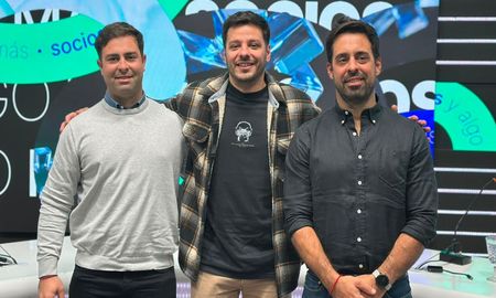 Octavio y Patricio Benuzzi repasaron el legado familiar, la pasión por construir ciudad y cómo reinterpretaron Santa Fe desde el desarrollo urbano. Octavio y Patricio Benuzzi repasaron el legado familiar, la pasión por construir ciudad y cómo reinterpretaron Santa Fe desde el desarrollo urbano.