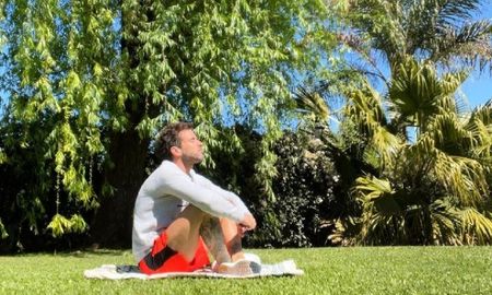 Nicolás Cabré suele relajarse en su jardín de su casa de Pilar, provincia de Buenos Aires. Nicolás Cabré suele relajarse en su jardín de su casa de Pilar, provincia de Buenos Aires.