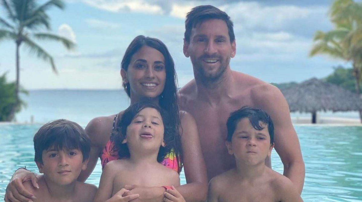 Antonela Roccuzzo compartió una situación adorable entre Lionel Messi y su hijo del medio disfrutando de las vacaciones.