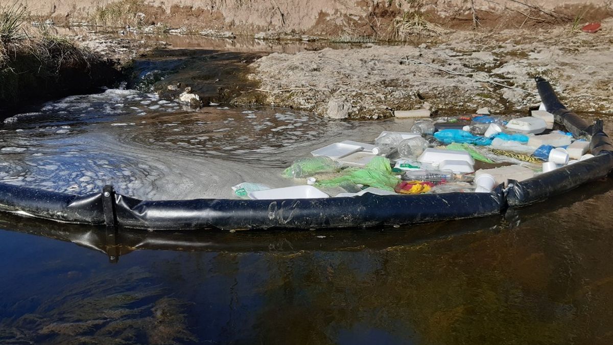 En comparación de otras lagunas, la presencia de residuos plásticos era y sigue siendo muy grande”, afirmó el investigador local.