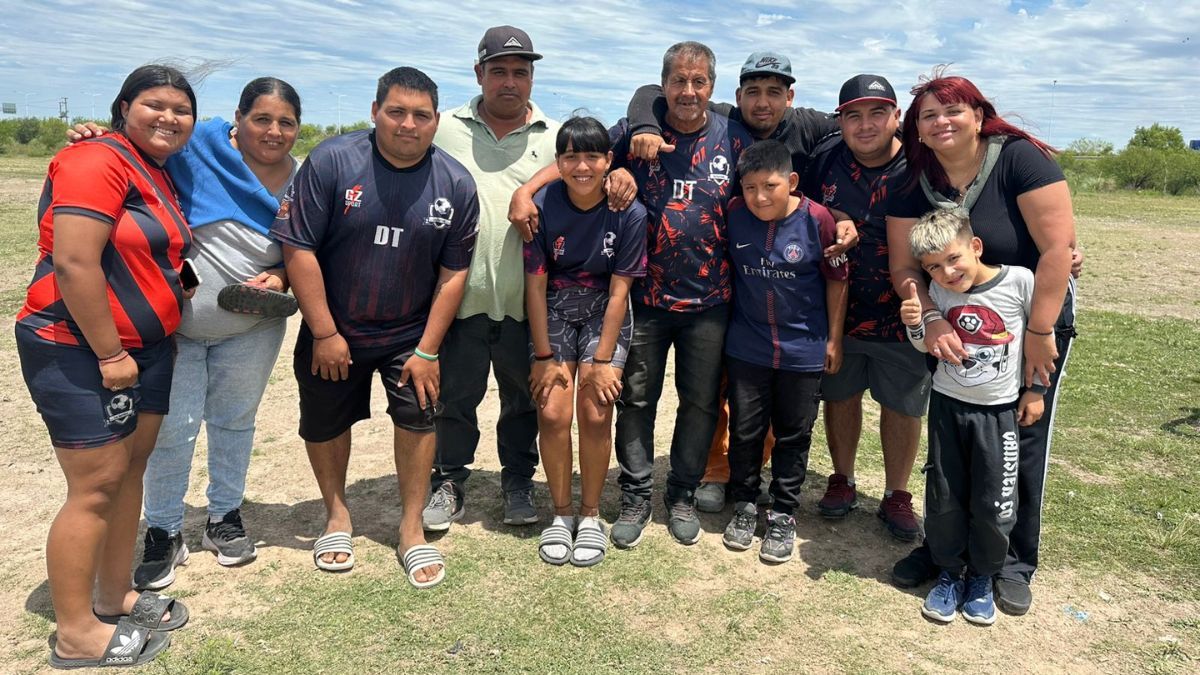 Liga Infantil de los Barrios con el Club Los Fierritos: Los chicos no se quieren ir de acá