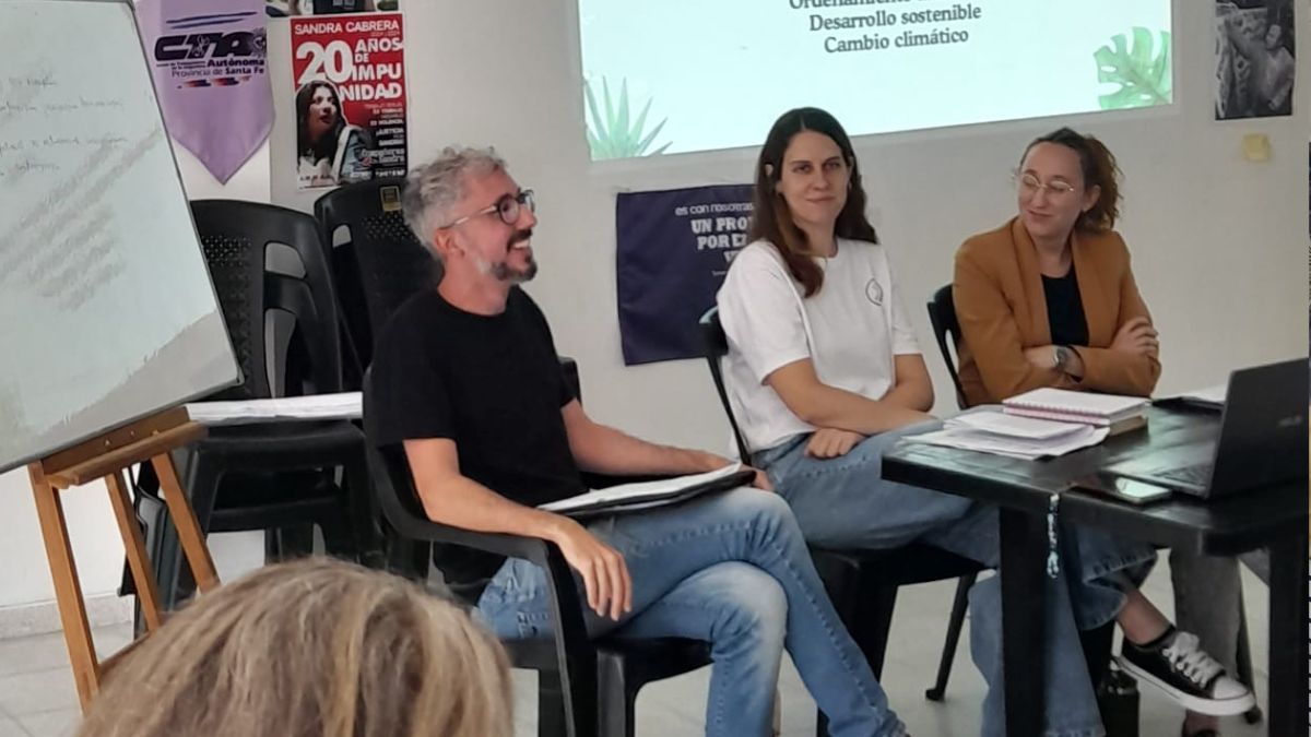 Encuentro de organizaciones, expertos y movimientos sociales sobre Reforma Constitucional. Encuentro de organizaciones, expertos y movimientos sociales sobre Reforma Constitucional.