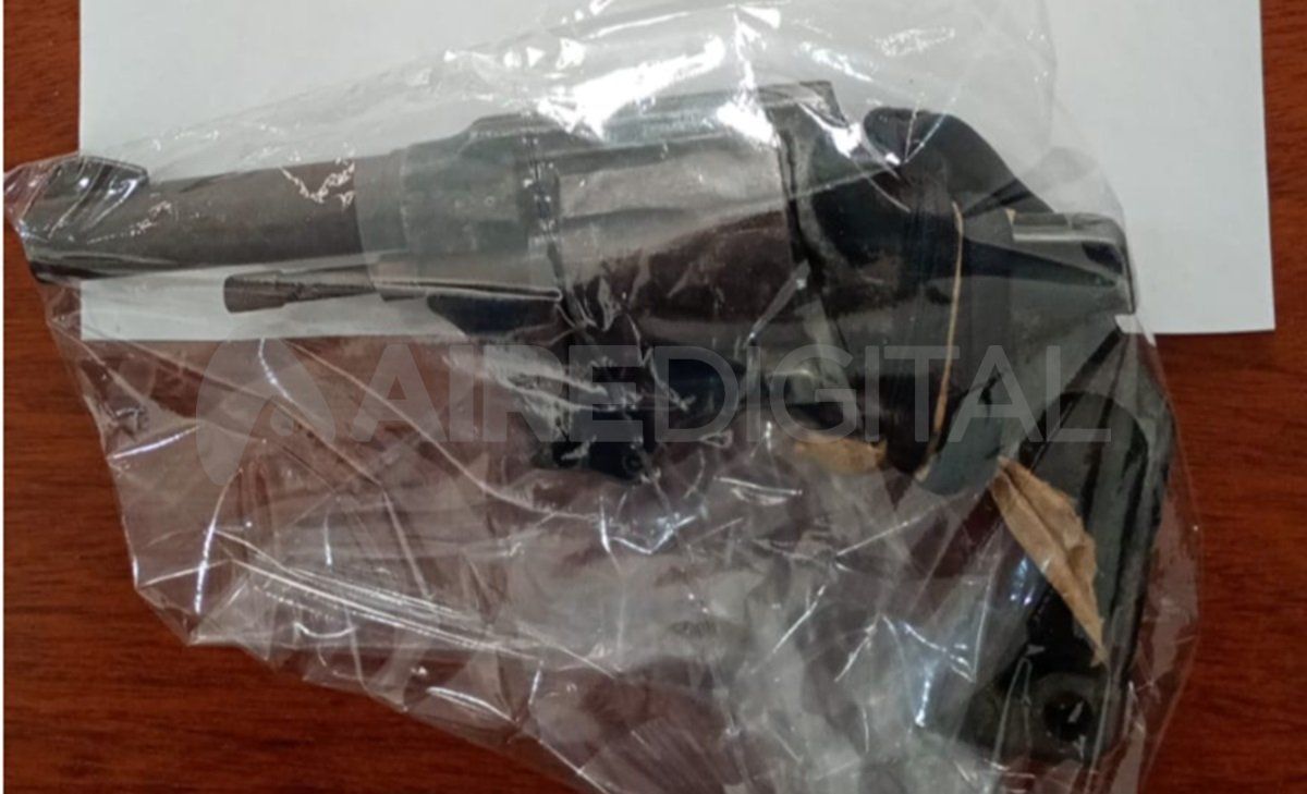 El arma quedó secuestrada y fue puesta a disposición de la Justicia. El arma quedó secuestrada y fue puesta a disposición de la Justicia.