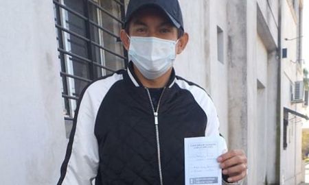 Luis Pulga Rodríguez se vacunó contra el coronavirus, mientras está en Tucumán a la espera de que se defina su futuro. Luis Pulga Rodríguez se vacunó contra el coronavirus, mientras está en Tucumán a la espera de que se defina su futuro.
