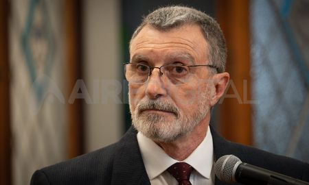 El nuevo ministro de Seguridad de Santa Fe, Rubén Rimoldi, dijo que si será retrotraer el esquema de funcionamiento de policial a los tiempos en que la Policía nos brindaba mucha seguridad. El nuevo ministro de Seguridad de Santa Fe, Rubén Rimoldi, dijo que si será retrotraer el esquema de funcionamiento de policial a los tiempos en que la Policía nos brindaba mucha seguridad.