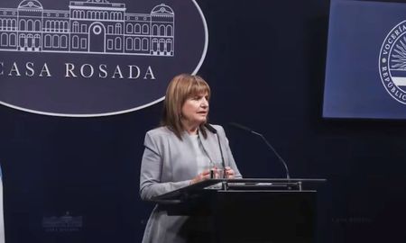 En su último acto como ministra de Seguridad, Patricia Bullrich, anunció que el Gobierno nacional va a enviar al Congreso el proyecto de nuevo Código Penal. En su último acto como ministra de Seguridad, Patricia Bullrich, anunció que el Gobierno nacional va a enviar al Congreso el proyecto de nuevo Código Penal.