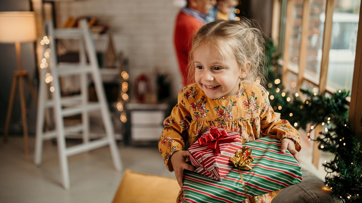 Uno de los dolores de cabeza que sufrimos cuando estamos a d&iacute;as de la&nbsp;Navidad es el tiempo que destinaremos para envolver los regalos.