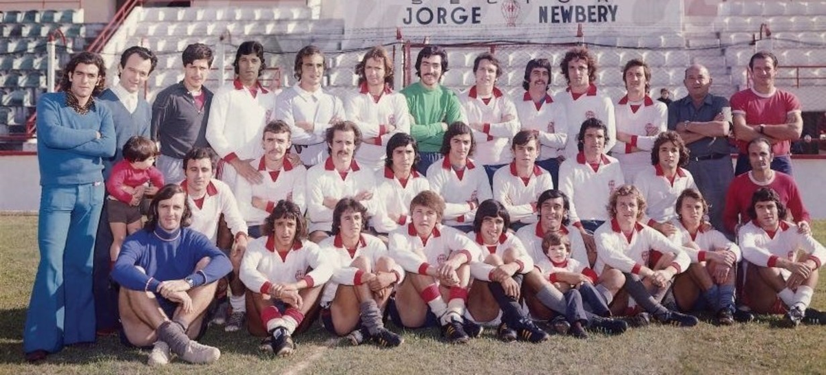 El plantel campeón, con Menotti a la cabeza. El plantel campeón, con Menotti a la cabeza.