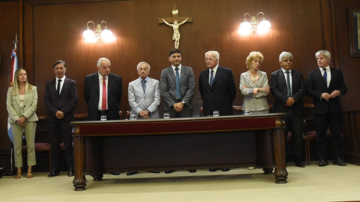 El primer paso para la renovación de la Corte se dio el pasado de 10 de marzo cuando Jorge Baclini y Margarita Zabalza juraron como nuevos ministros de la Corte. El primer paso para la renovación de la Corte se dio el pasado de 10 de marzo cuando Jorge Baclini y Margarita Zabalza juraron como nuevos ministros de la Corte.