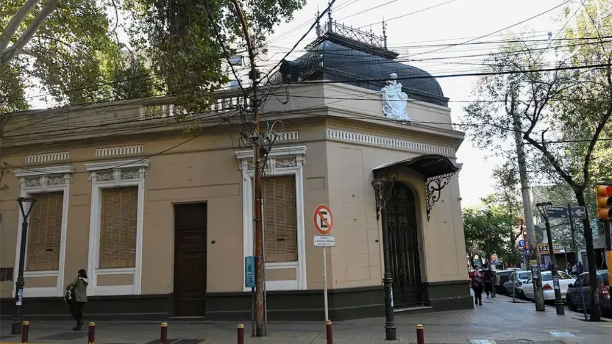 Condenaron a un cura y al arzobispado de Mendoza por daños y prejuicios.