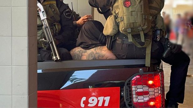 Policías de la PDI y del GOE cuando capturaron a Mendieta en barrio Las Flores.&nbsp;