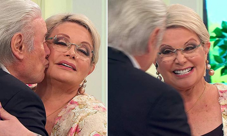 El galán había dicho en varias entrevistas que tenía intenciones de formar pareja con Carmen Barbieri. ¡Cómo te quiero, le respondió la capocómica. El galán había dicho en varias entrevistas que tenía intenciones de formar pareja con Carmen Barbieri. ¡Cómo te quiero, le respondió la capocómica.