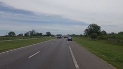 altText(Accidente fatal: un hombre falleció tras chocar en su camioneta en la Autopista Rosario - Santa Fe)}