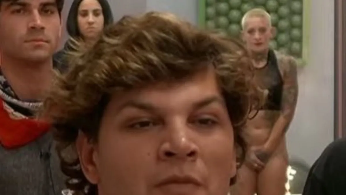 Furia corrió desnuda a atender el teléfono en Gran Hermano y estallaron los memes