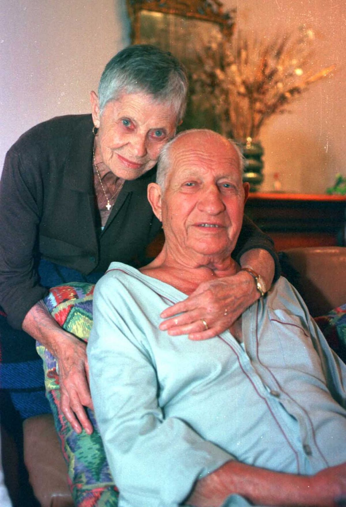 Bartali se casó en 1940 Adriana Bani (foto), con la que tuvo tres hijos: Andrea, Bianca Maria y Luigi. Falleció el 5 de mayo de 2000, a los 85 años y, su viuda, que recibió el reconocimiento póstumo a su marido por su desempeño durante la guerra, murió en 2014, a los 95.