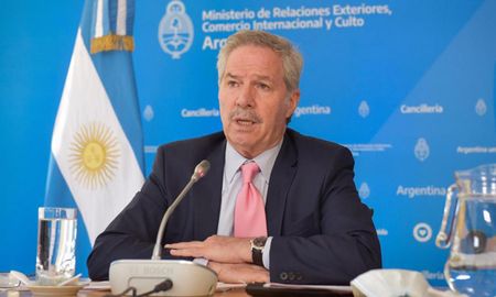Cancillería monitorea la situación de cuatro argentinos que se encontraban en Kabul. Cancillería monitorea la situación de cuatro argentinos que se encontraban en Kabul.