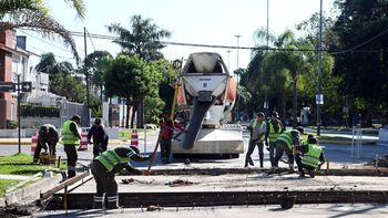 Avanza la construcción de manda peatones en la Costanera Oeste: el grado de avance es alto