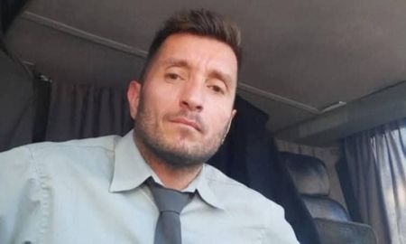 La empresa Laguna Paiva, propietaria de la unidad involucrada, informó mediante un comunicado que el conductor fallecido era Mariano Acosta. La empresa Laguna Paiva, propietaria de la unidad involucrada, informó mediante un comunicado que el conductor fallecido era Mariano Acosta.