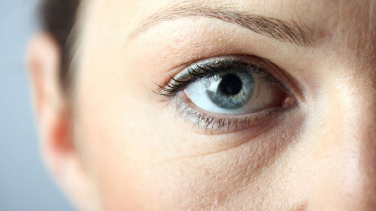 Hay algunos consejos que pueden ayudar a reducir las apariencias de las ojeras. Hay algunos consejos que pueden ayudar a reducir las apariencias de las ojeras.